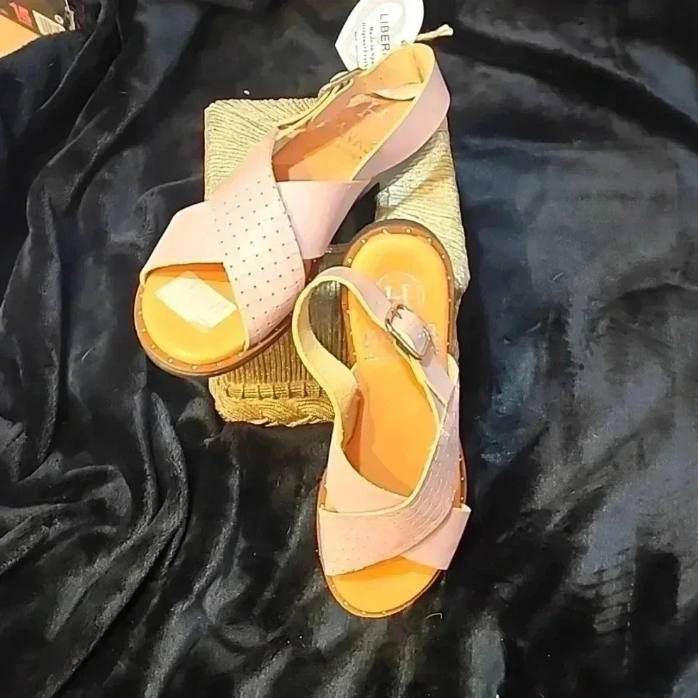 Hanks Sandals
